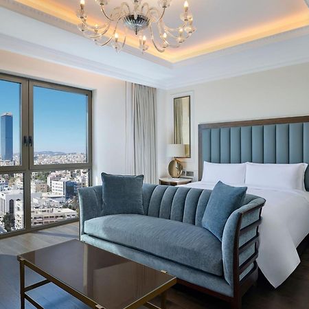 The Ritz-Carlton, Amman酒店 外观 照片 A bedroom at the Four Seasons Hotel