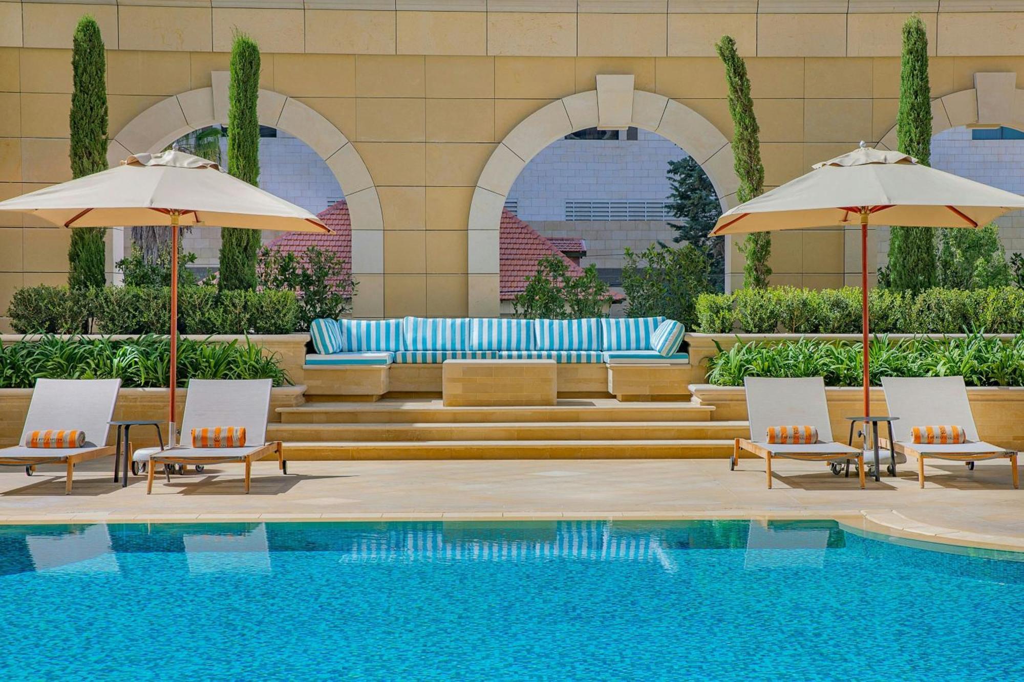 The Ritz-Carlton, Amman酒店 外观 照片 The pool at the Westin Athens