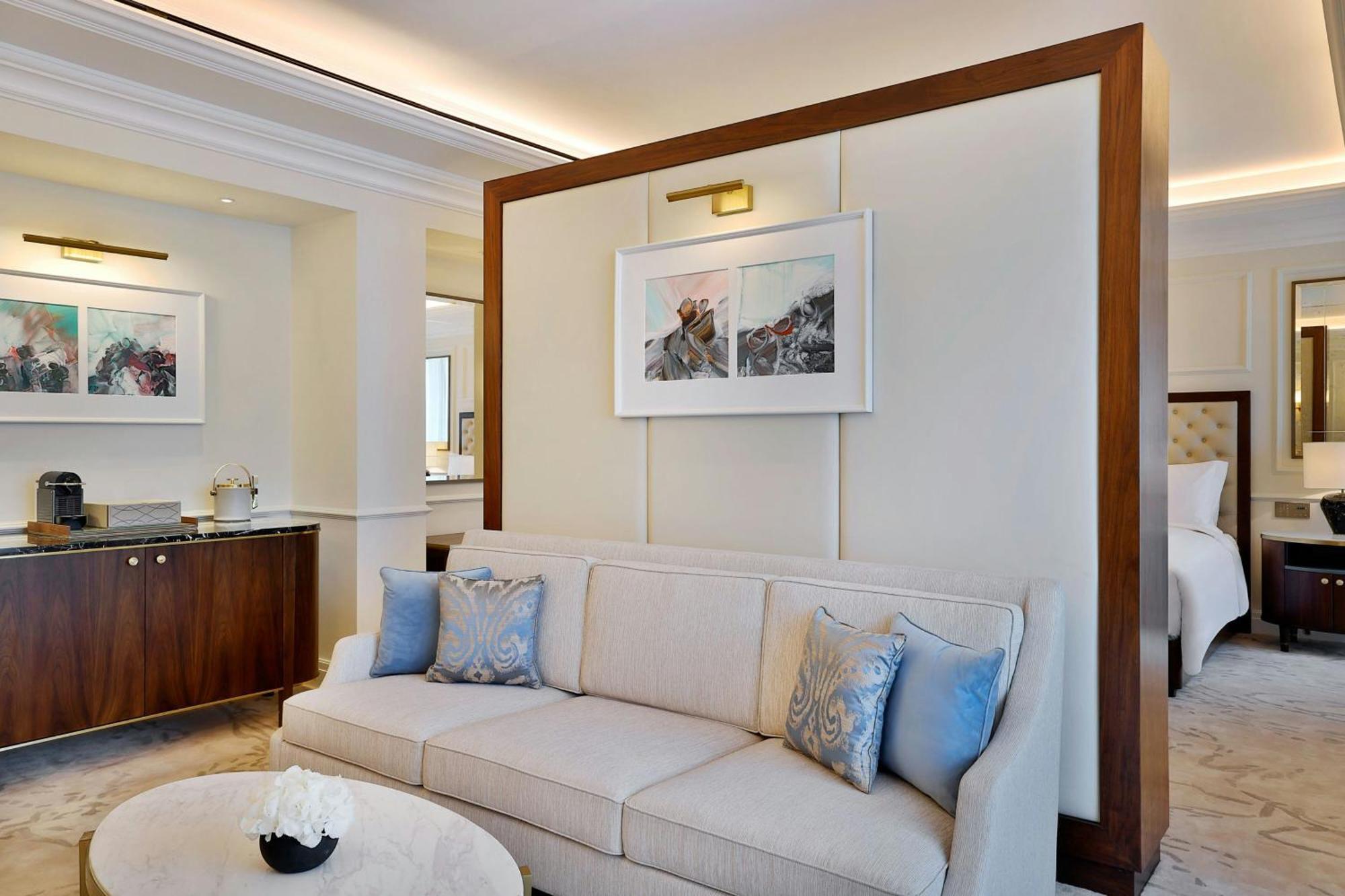 The Ritz-Carlton, Amman酒店 外观 照片 A suite at the hotel