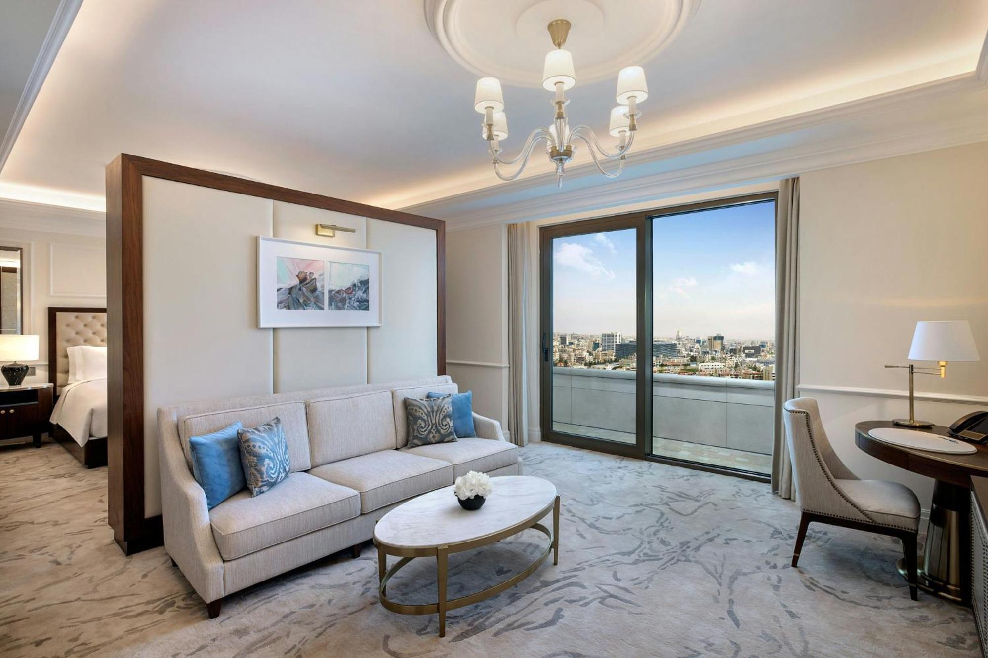 The Ritz-Carlton, Amman酒店 外观 照片 A suite at the hotel