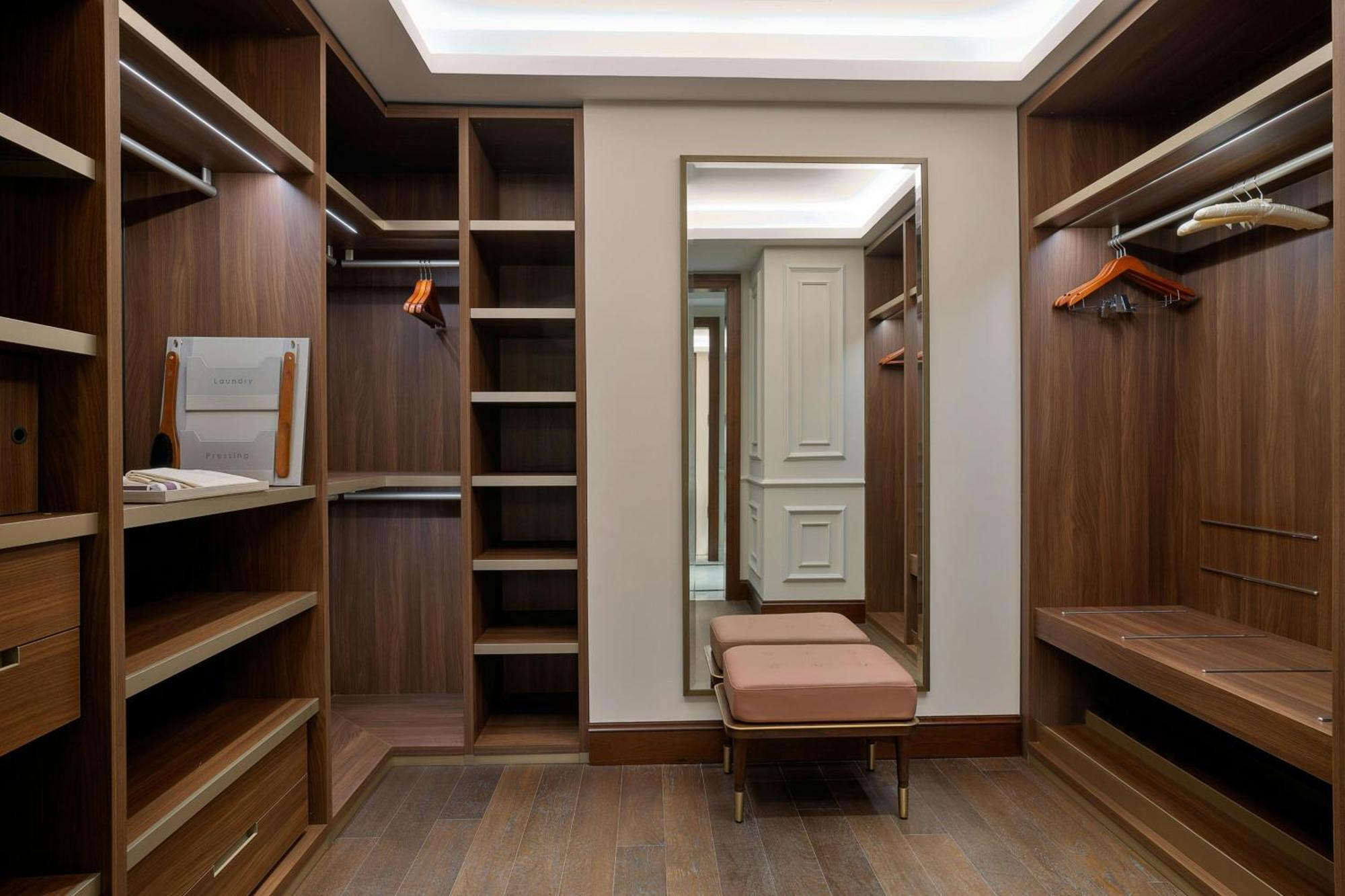 The Ritz-Carlton, Amman酒店 外观 照片 A walk-in closet