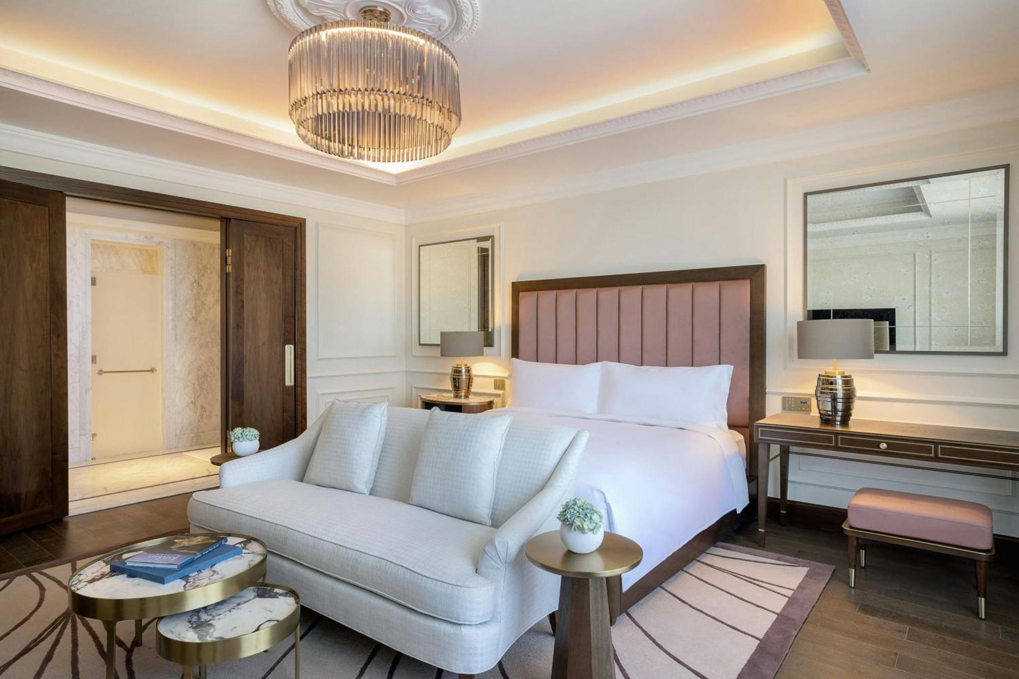 The Ritz-Carlton, Amman酒店 外观 照片 A bedroom at the hotel