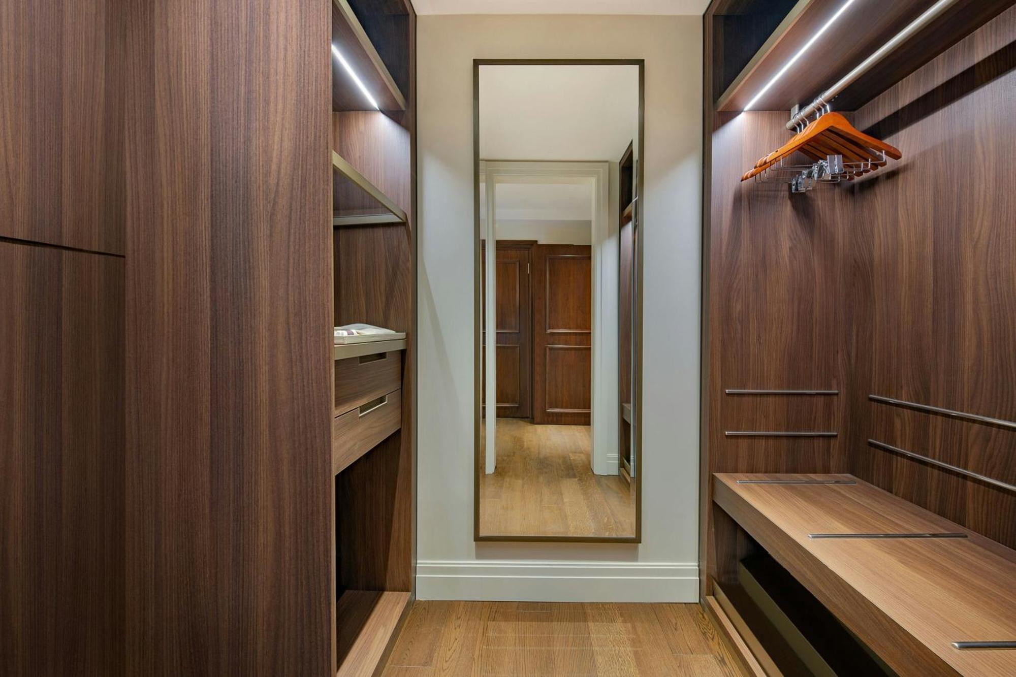 The Ritz-Carlton, Amman酒店 外观 照片 A walk-in closet